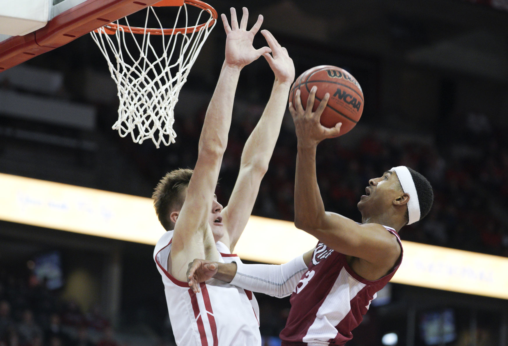 Badgers 65, Broncs 37